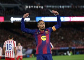Barcelona vence 3-1 al Atlético y se afianza en el liderato