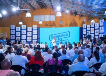 Abinader promete obras y soluciones a Pedro Brand tras escuchar demandas