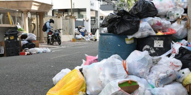 Basura acumulada convierte a Bella Vista en un foco de infección