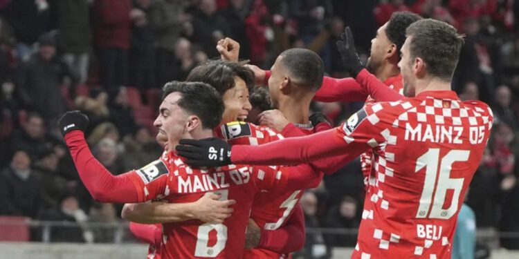 Bayern pierde por primera vez en Bundesliga bajo el mando de Kompany