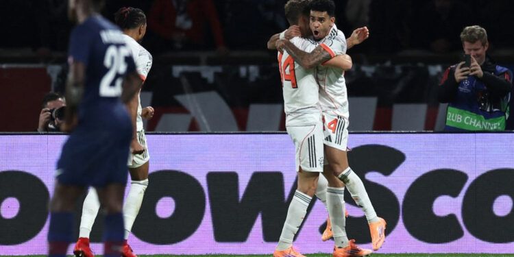 Bayern vence al PSG con doblete de Luis Díaz y sigue líder en la Champions