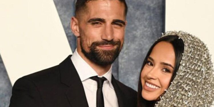 Becky G perdona infidelidad y quiere casarse