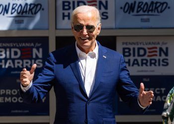 Biden se somete a chequeos médicos verbales dos veces por semana