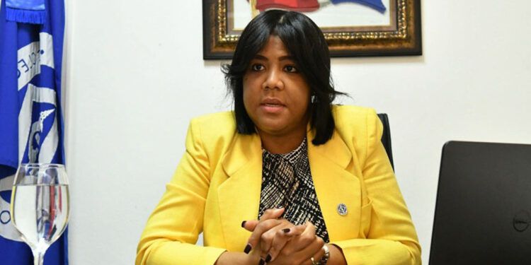 Bioanalistas anuncian lucha por alza salarial incumplida