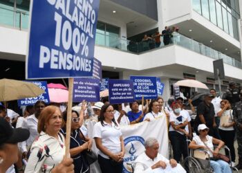Bioanalistas exigen aumento a pensiones de RD$10,000