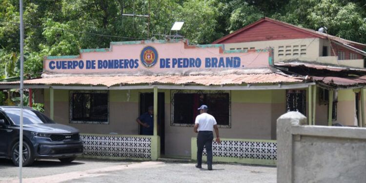 Bomberos de Pedro Brand operan en precarias condiciones con recursos limitados