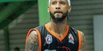 Brayan De La Cruz logra triple-doble y guía al Antonio Guzmán en el TBS Higüey