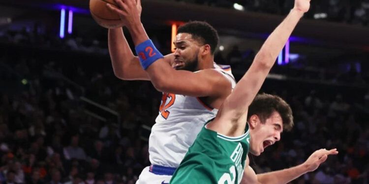 Brunson y Towns lideran victoria de Knicks sobre Celtics en la NBA
