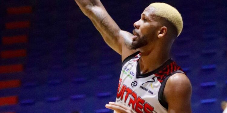 Buitres dominan a Lobos en inicio de la serie final del TBS San Cristóbal