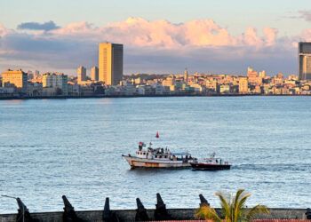 Buscan barcos desaparecidos con ayuda a Cuba