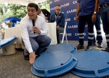 CAASD instala 40 tapas plásticas en filtrantes del Gran Santo Domingo