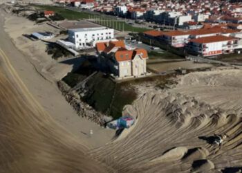 Cambio climático acelera la erosión marina en costas francesas