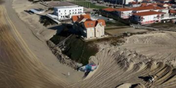 Cambio climático acelera la erosión marina en costas francesas