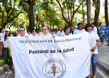 Caminata por la salud mental congrega a cientos en el Parque Iberoamericano