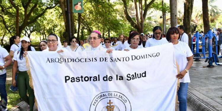 Caminata por la salud mental congrega a cientos en el Parque Iberoamericano
