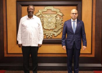 Canciller de Kenia llega a RD para reunión con Abinader el martes