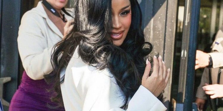 Cardi B confirma embarazo con Stefon Diggs