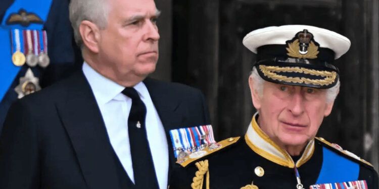 Carlos III retira título de príncipe a su hermano Andrés