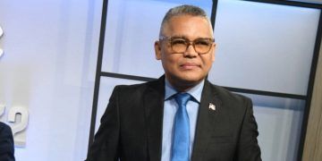 Carlos Peña propone crear 500,000 empleos anuales