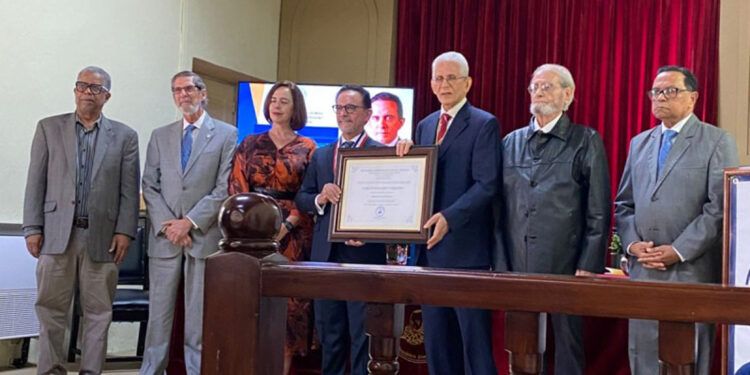 Carlos Salcedo Camacho ingresa a la Academia Dominicana de la Lengua