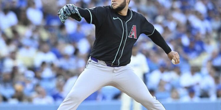 Carroll y Rodríguez guían triunfo de Arizona sobre Dodgers