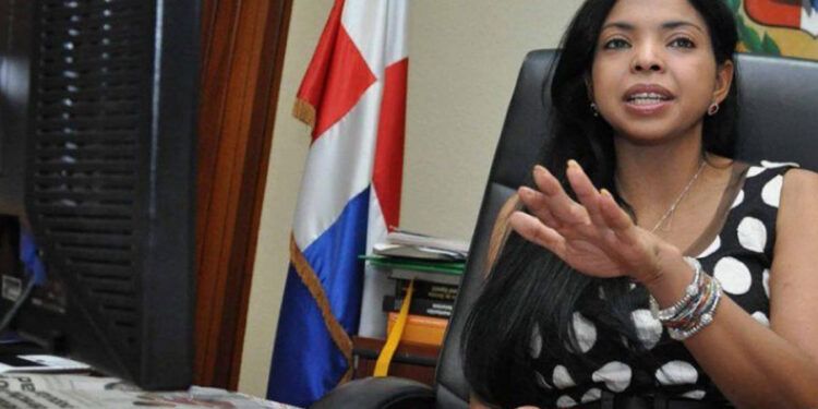 Castro Marte respalda a Yeni Berenice como procuradora general