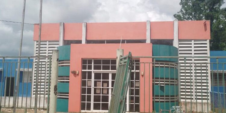 Centros Tecnológicos Comunitarios en Espaillat en estado de abandono