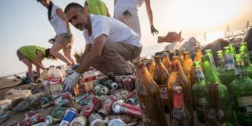 Cervecería recolecta 5.4 millones de libras de plástico en dos años