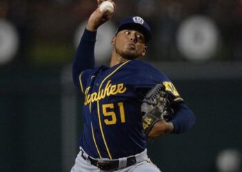 Cerveceros vencen a Dodgers y suman novena victoria al hilo