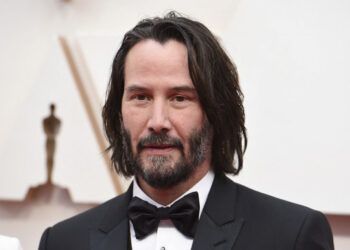 Chile entrega al FBI relojes robados a Keanu Reeves