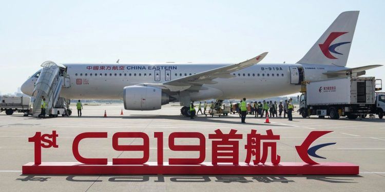 China busca compradores para su primer avión de pasajeros