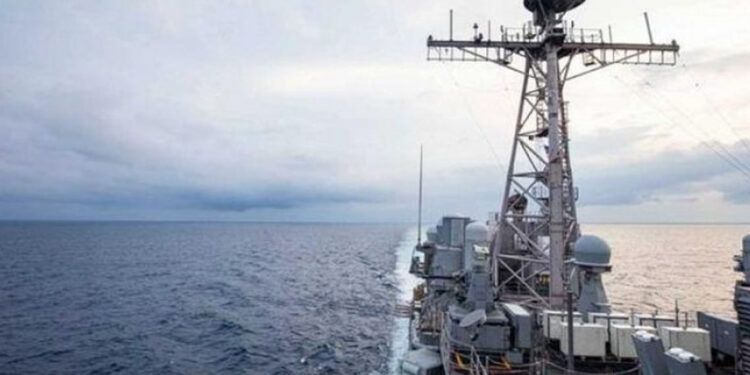 China monitorea avión estadounidense que cruzó el estrecho de Taiwán