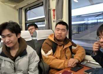 China y Corea del Norte reanudan tren tras seis años