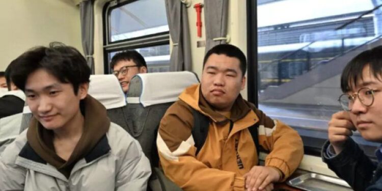 China y Corea del Norte reanudan tren tras seis años
