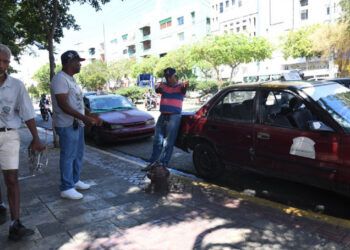 Choferes de la avenida México rechazan proyecto de monorriel