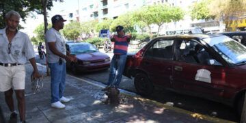 Choferes de la avenida México rechazan proyecto de monorriel