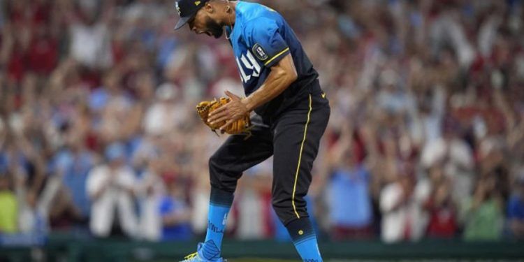 Christopher Sánchez lanza blanqueada en victoria de Filis por 2-0 sobre Marlins