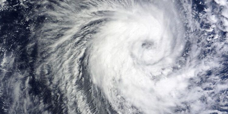 Ciclón tropical podría formarse en 48 horas