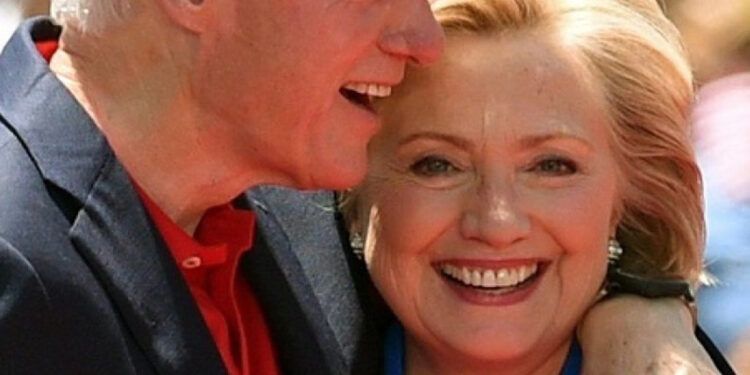 Citan a Bill y Hillary Clinton por vínculos con Jeffrey Epstein