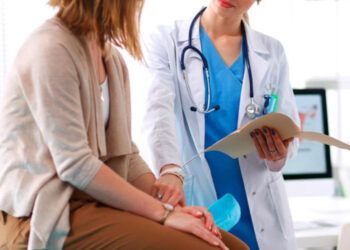 CMD denuncia que más de 20,000 médicos jóvenes están desempleados