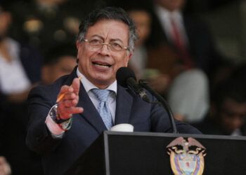 CNE multa campaña de Petro 2022 por exceder topes de financiación