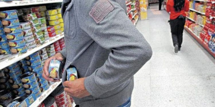 Código Penal sancionará robo de alimentos y medicinas con trabajo comunitario