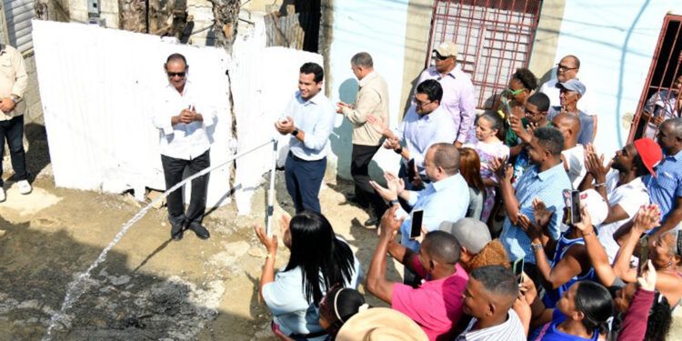 Codonbosco agradece a Omar Fernández y al Listín Diario por agua en Los Guandules