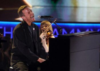 Coldplay estrena el videoclip de 'Man in the Moon' en Singapur