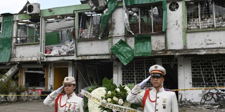 Colombia lanza ofensiva militar tras ataques que dejaron 19 muertos