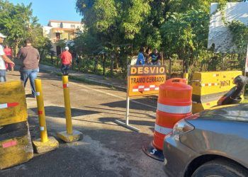 Comunidad de Luperón exige reanudación de obras en puente clave