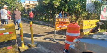 Comunidad de Luperón exige reanudación de obras en puente clave