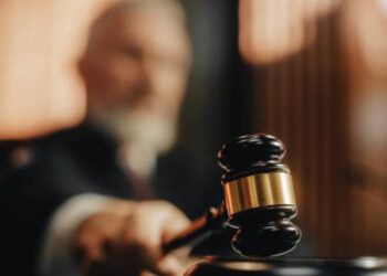 Condenan a 7 y 3 años de prisión por estafa de RD$283 millones