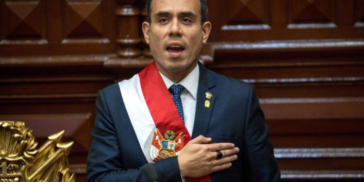 Congreso de Perú destituye al presidente José Jerí