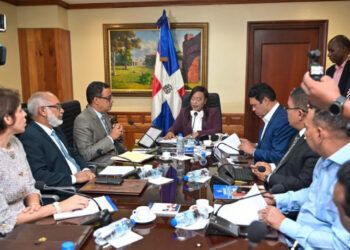 Congreso debate si mantener regulación de redes sociales en reforma a Ley 61-32
